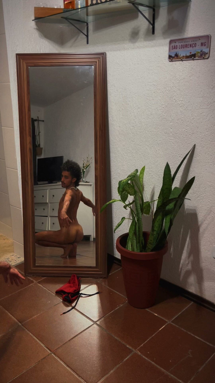 The Vicious Gabe: Showing off Naked in Front of My Friend