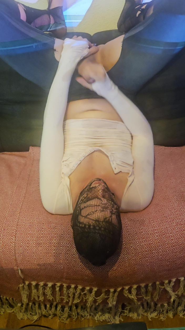 Bound_Sissy: 내 입에 오줌과 정액