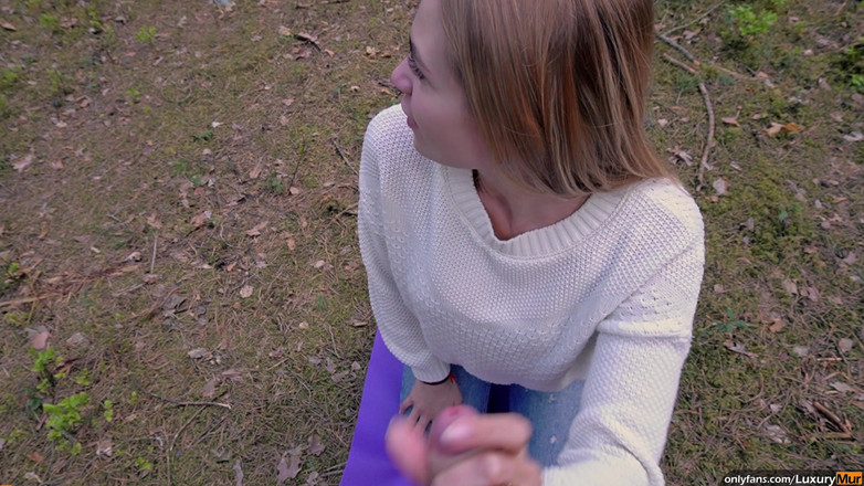 ReplayXXXLady: Трахал Подружку В Общественном Парке - Нас Чуть Не Заметили