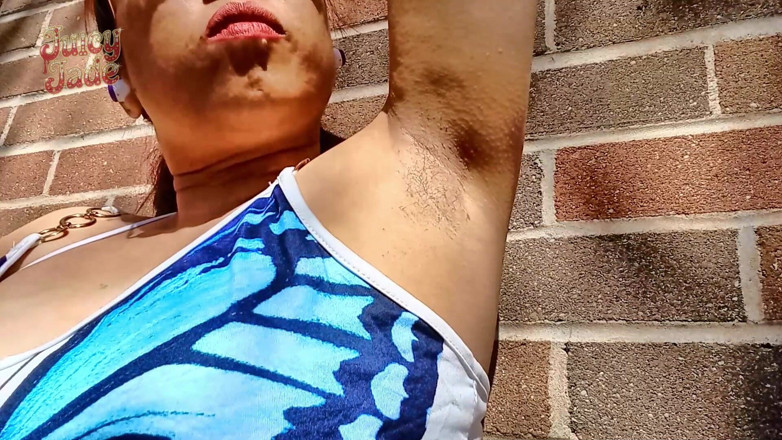 JasmineJade: Showing off My Sweaty Pits Out on a Hot Summer...
