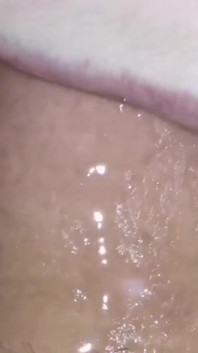 Oral seks ve gırtlağına kadar alma! En iyi ağız ve dil, ateşli evli kadın sütten zevk alıyor