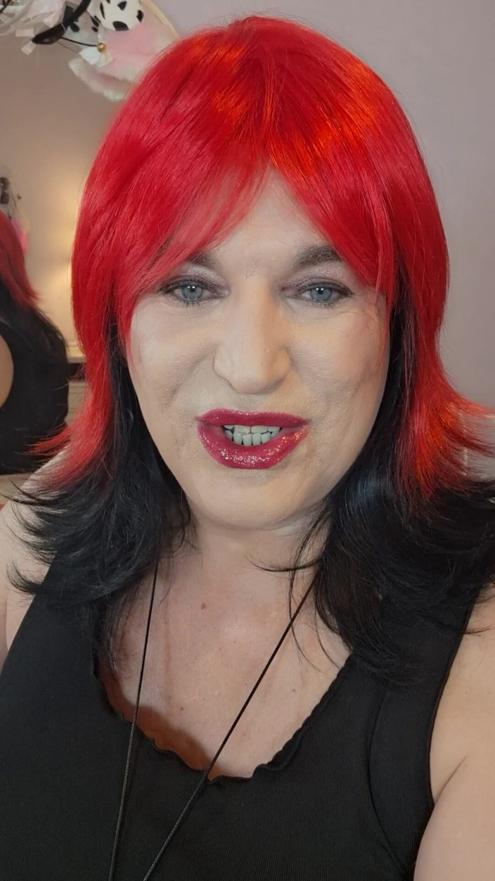Victoria Lecherri: Você gosta dos meus lábios?