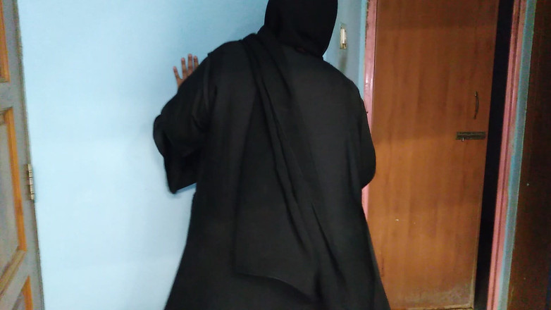 Aria Mia: Bos mesum dientot habis-habisan sama pembantu arab saudi - cewek semok...