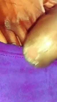Oh mio dio! Un cazzo mostruoso che non riesco a crederci che l'abbia fatto! Un grosso cazzo si masturba un grosso cazzo nero