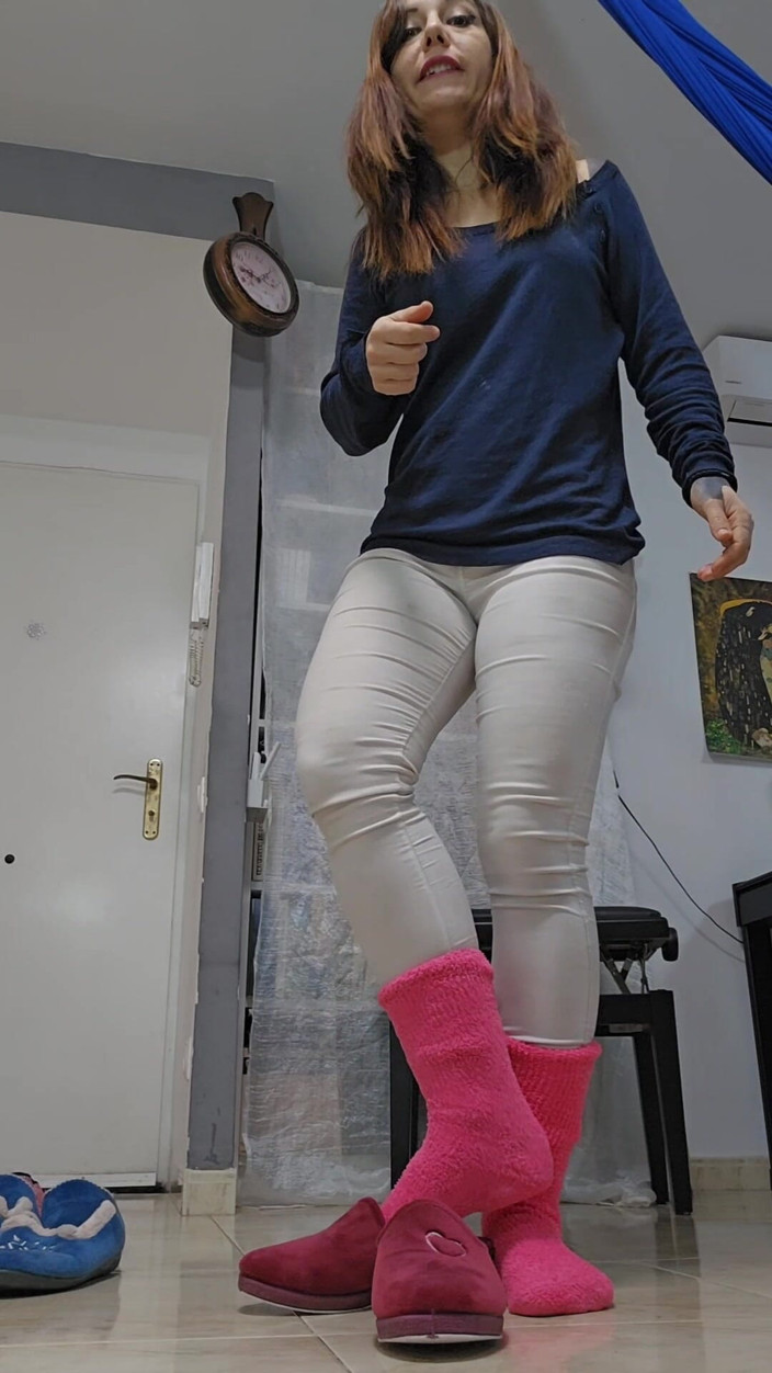 Your sweet poison: Slippers Modeling and Masturbating, Spanish Slippers