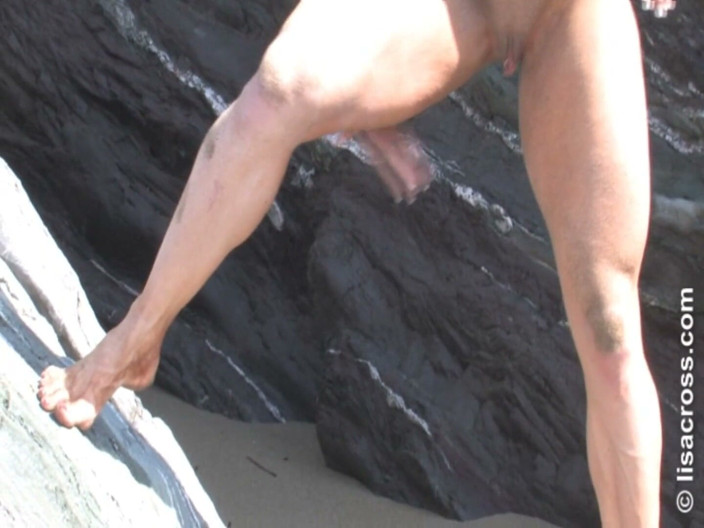 Lisa Cross: Beach Voyeur