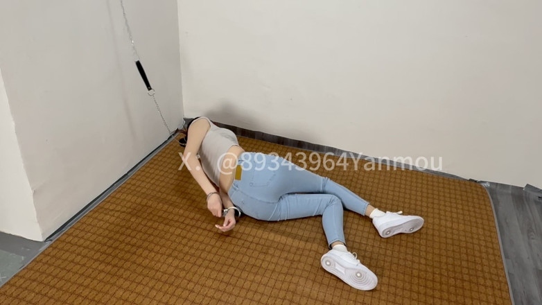 Yanmou: Memenjarakan gadis dengan celana jins ketat