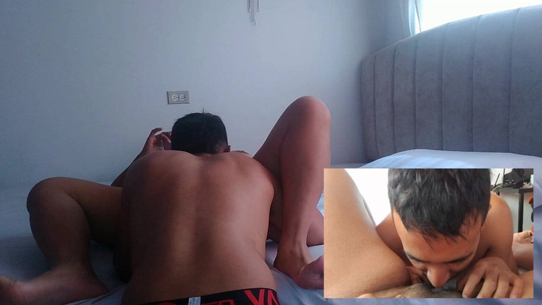 Hot Strawberry: Âm hộ phun nước trong miệng của một người đàn ông Latinh