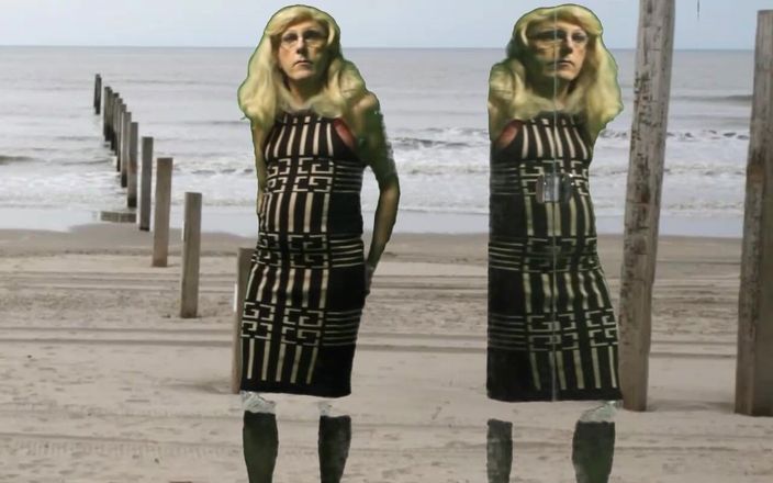 Mrs Samantha: Doamna Samantha se îmbracă într-o lenjerie albă și rochie maro lungă (fără sex)