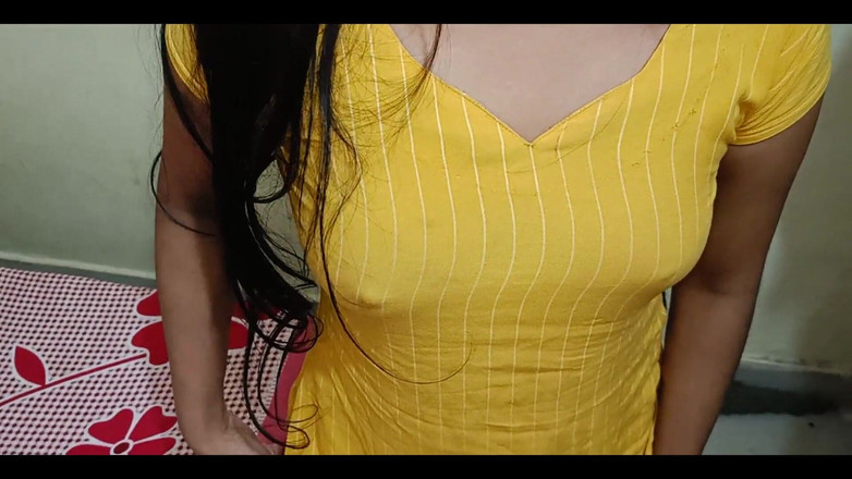 YOURAMRITA04: Indisches Desi-zimmermädchen muschi ficken auf klarem Hindi Audio