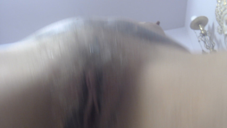 Melissa Johnson: Líbání, plivání, sezení na tváři