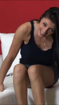 Discover Sofia Cucci live on the web