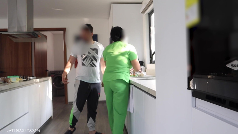 Time traveler: Büyük memeler temizlememi yapıyor bölüm 1