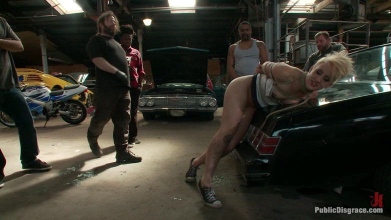 Public Disgrace by Kink: Špinavá špinavá děvka