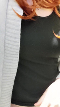 私はバスルームでバイブレーターをつけています