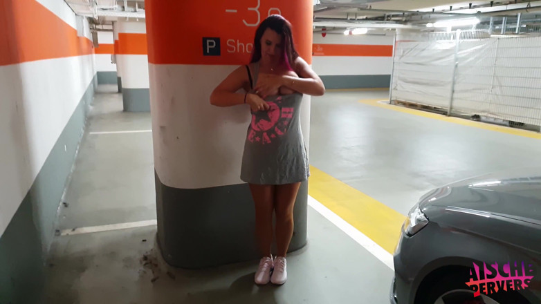 Aische Pervers: Pișare în gură
