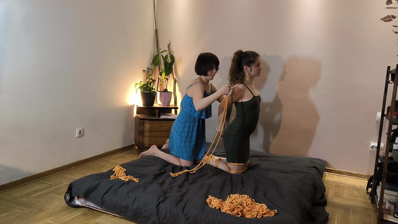 FenekManul: Une longue histoire attachée avec Shibari