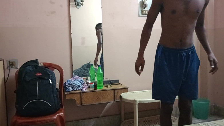 LinearOrnament35: Desi Boy