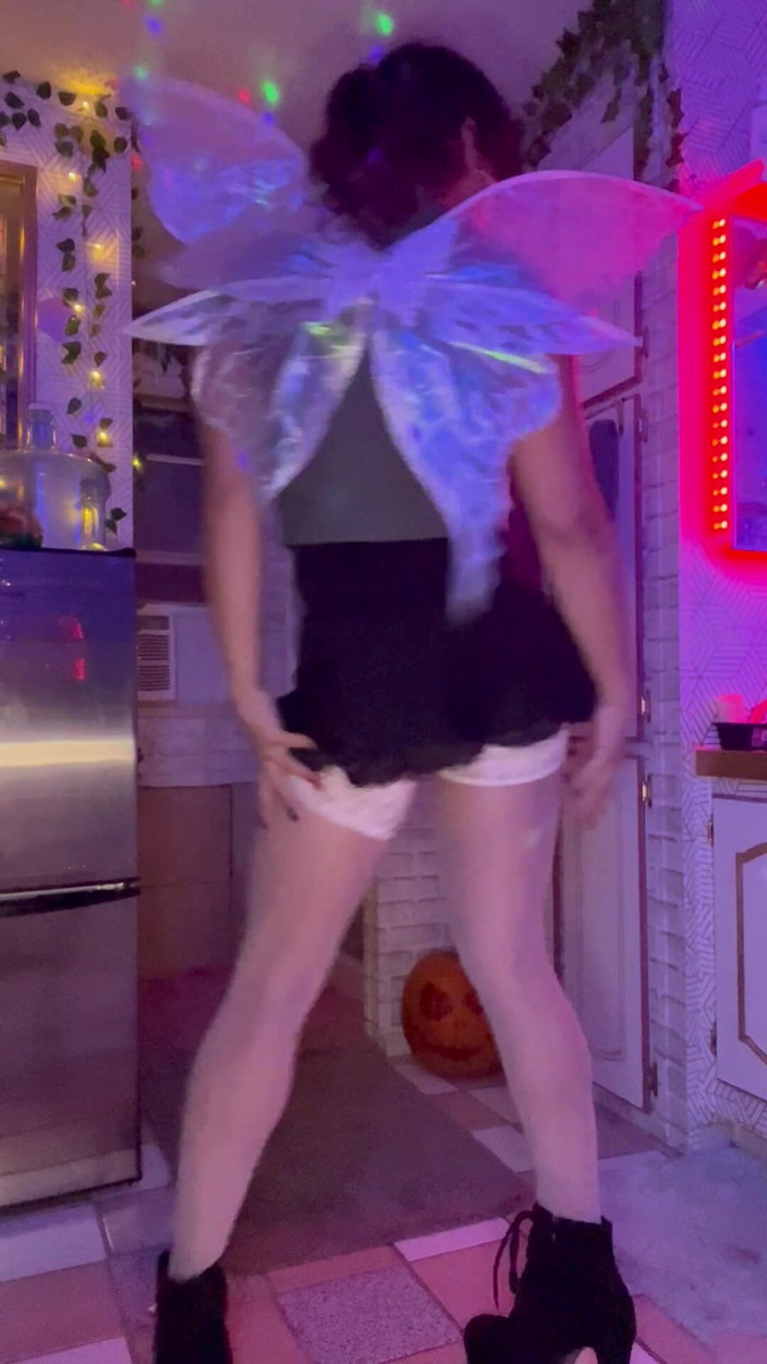 TSJade95: Fantasy Girl Strip Dance