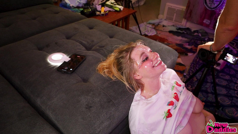 NewDaddies: 金发女孩的脸操逼，Trachea永远毁了