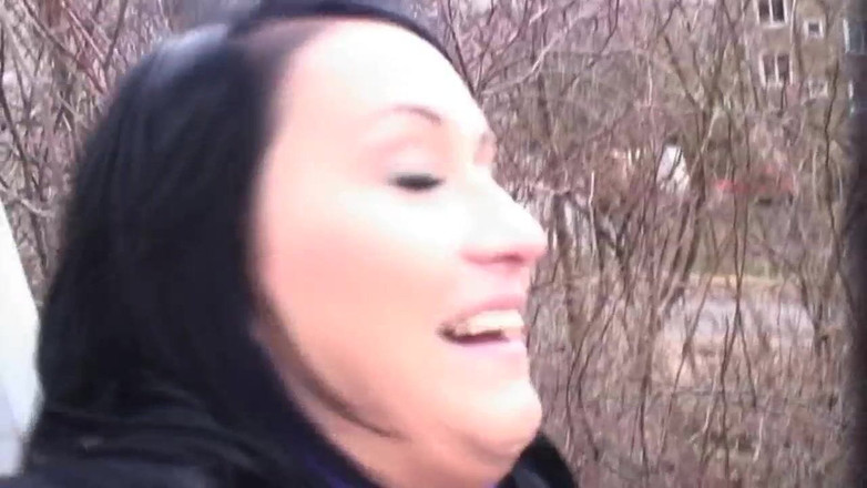 Rosen video productions: Sexy brunetka exhibicionistická dychtivá milovnice perverze saje mužského ptáka