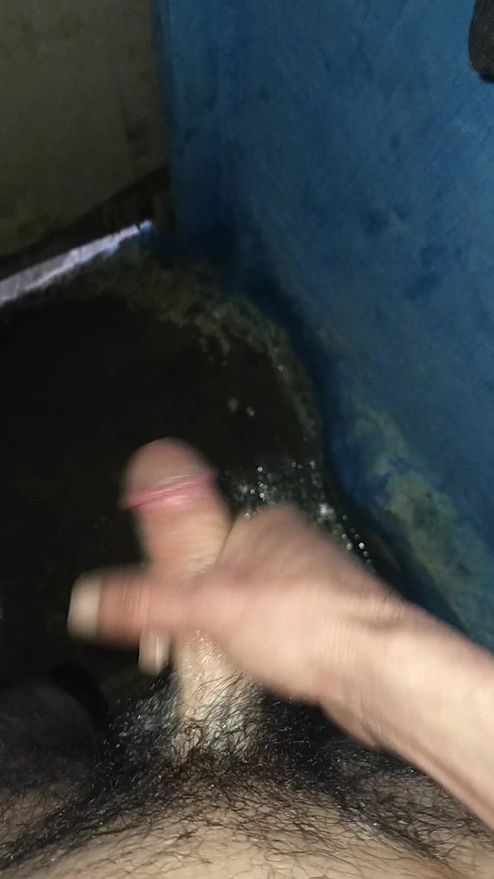 Morocco: Мастурбація і еякуляція в дуже гарячій громадській ванні