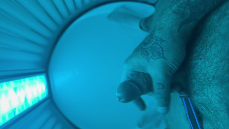Naughtycub: Horny Whilst in the Sunbed