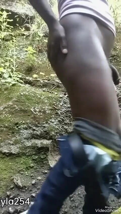 Sexyjayla254: Neredeyse dışarıda mastürbasyon yaparken yakalanıyordum, bu yüzden başladığım şeyi bitirmek için...