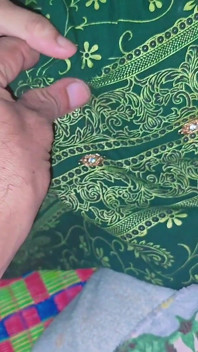 Indyjski bhabi milf napalona 