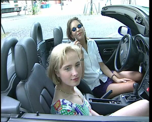 YOUR FIRST PORN: Zwei Geile Lesbische Muschis - Two Horny Lesbian Pussies