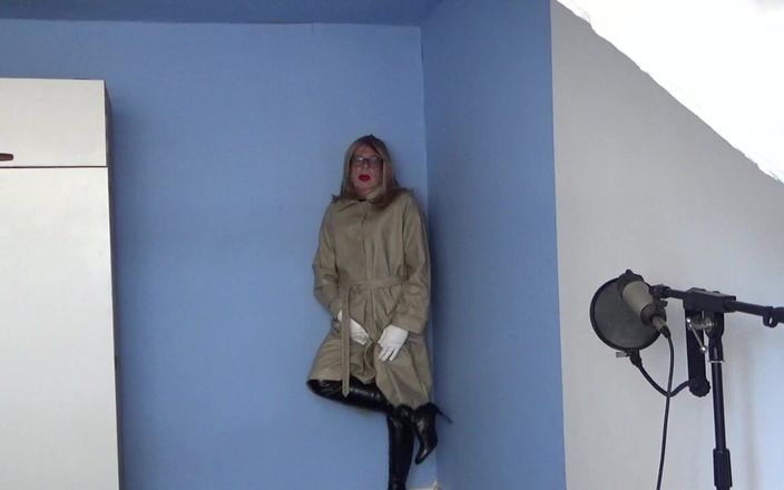 Leather Kirsten: Chơi trong da