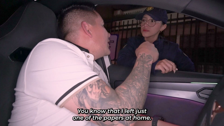 Jean Paul: Sexy Policewoman Gets Fucked by a Citizen Inside Her Car!