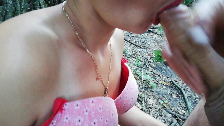 DirtyLubov: Lambendo buceta, chupando pau ao ar livre