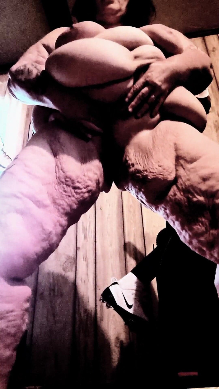 HerculesnVENUS: Co dělá ta nahá děvka? Pádlování koz dřevěnou lžící a...