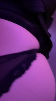 #23 ratu stoking nilon lagi asik nyepong dan ngentot kontol