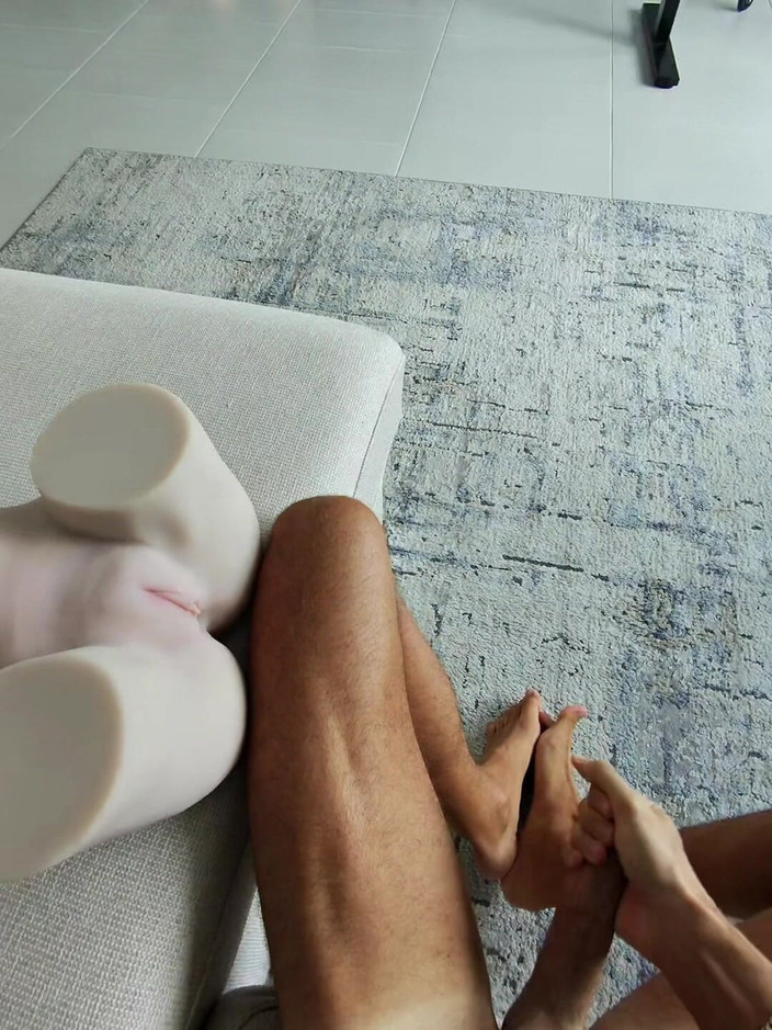 Chokobanana: C’était soit je baise la femme de ménage, soit mon...