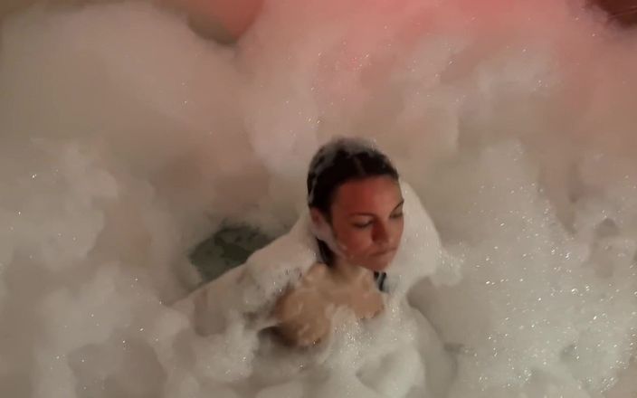 I am Freya Stude: ¡Las burbujas no son las únicas cosas que saltan! Abre en...