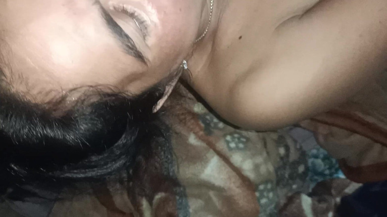 Hsar9898: 我的继母给我的继兄干她的xxx