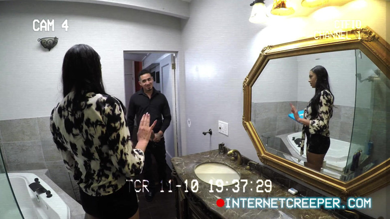 Internet Creeper: Internet Creeper - Thiệt hại và thống trị - Bethany Benz