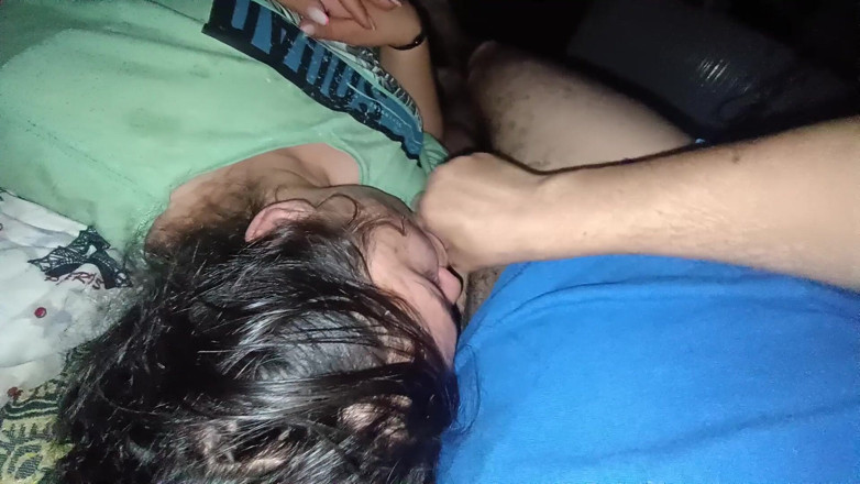 Ionut899: Druhý den mi nevlastní táta dal další orální sex a...