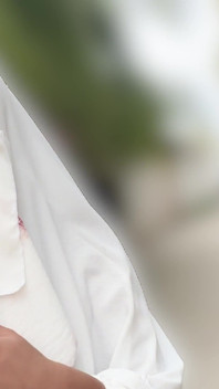 Meisje in Burka sperma lopen en openbaar pissen
