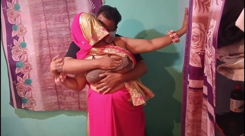 Gulaab: Сексуальна бхабхі на танці сарі зі мною відтрахана