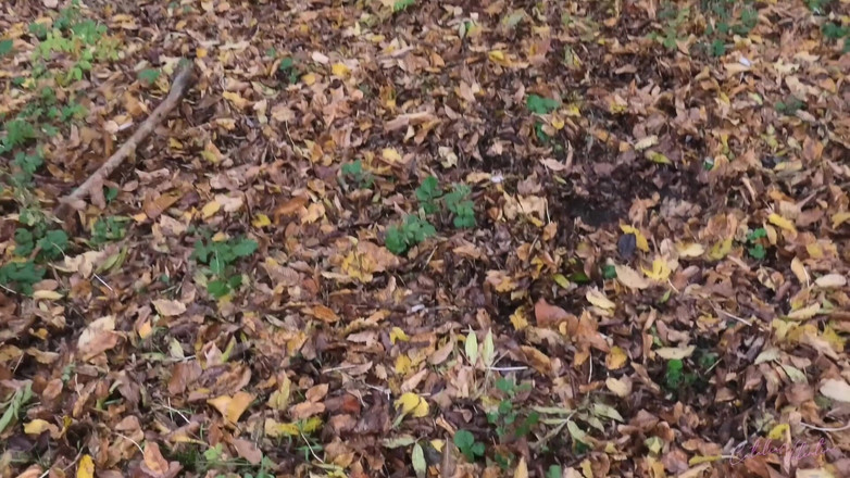 Catalia's Extreme Kink Fetish Domination Vids!: Catalia cosplay içinde giyinmiş sigara içiyor