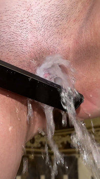 Gozada interna e um plug anal em Minha Bunda! Tomando banho na minha buceta de perto!