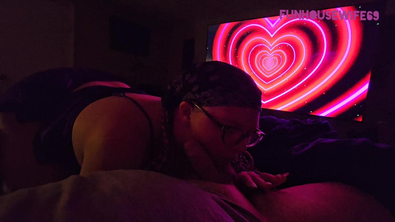 Funhousewife69: Giving Head and Jerking Him off Till He Cumms in...
