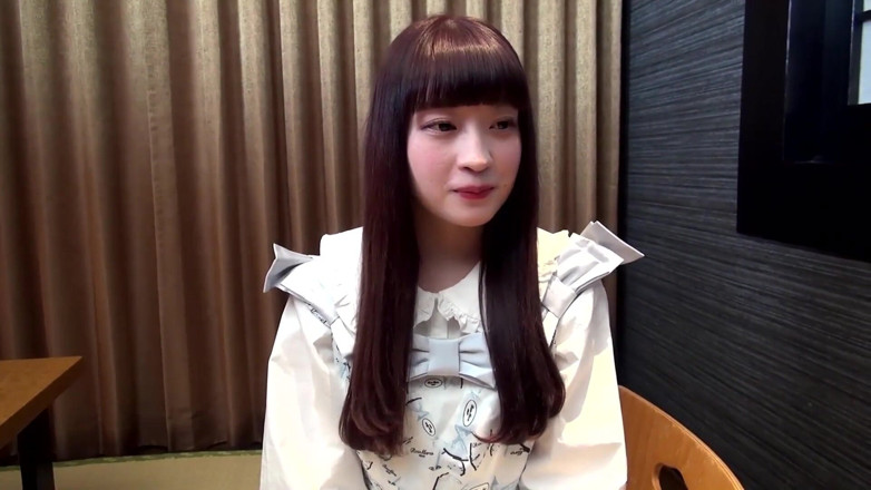 Asians in love: What a pretty girl