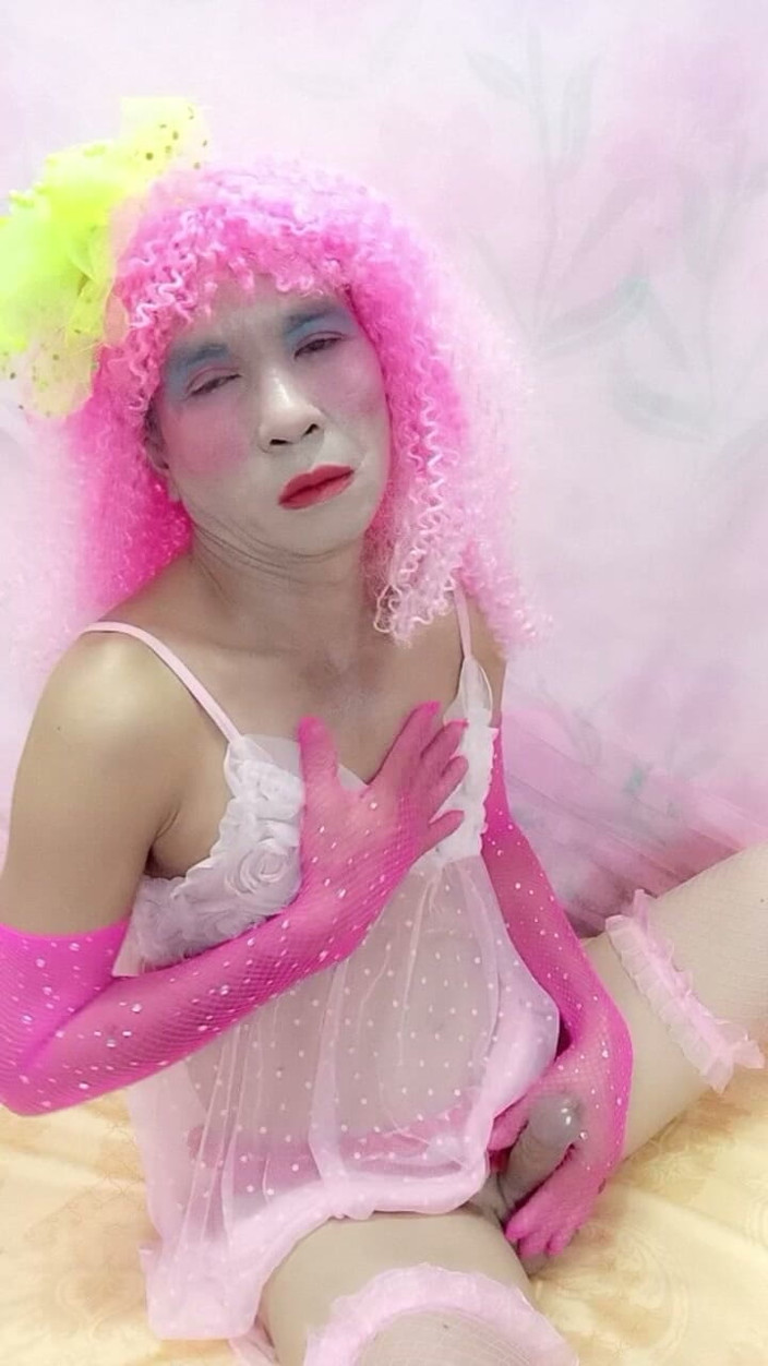nguyen dang thien tri: Oanh le transgender indossa vestiti sexy coppe selfie tinh