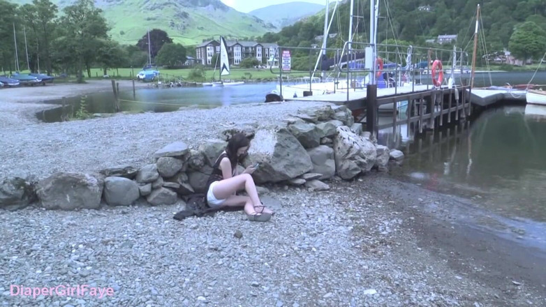 Her Kink UK: Piss Soaked by the Pier