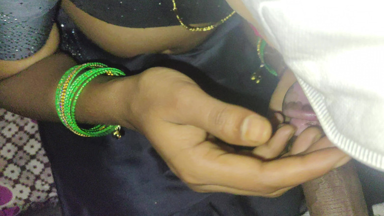 Lovely Dipti: Горячая киска индийской бхабхи трахается с бойфрендом, делает минет