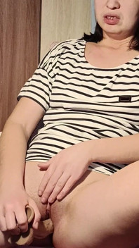 Singur, vreau să sug o pulă și să mă fut
